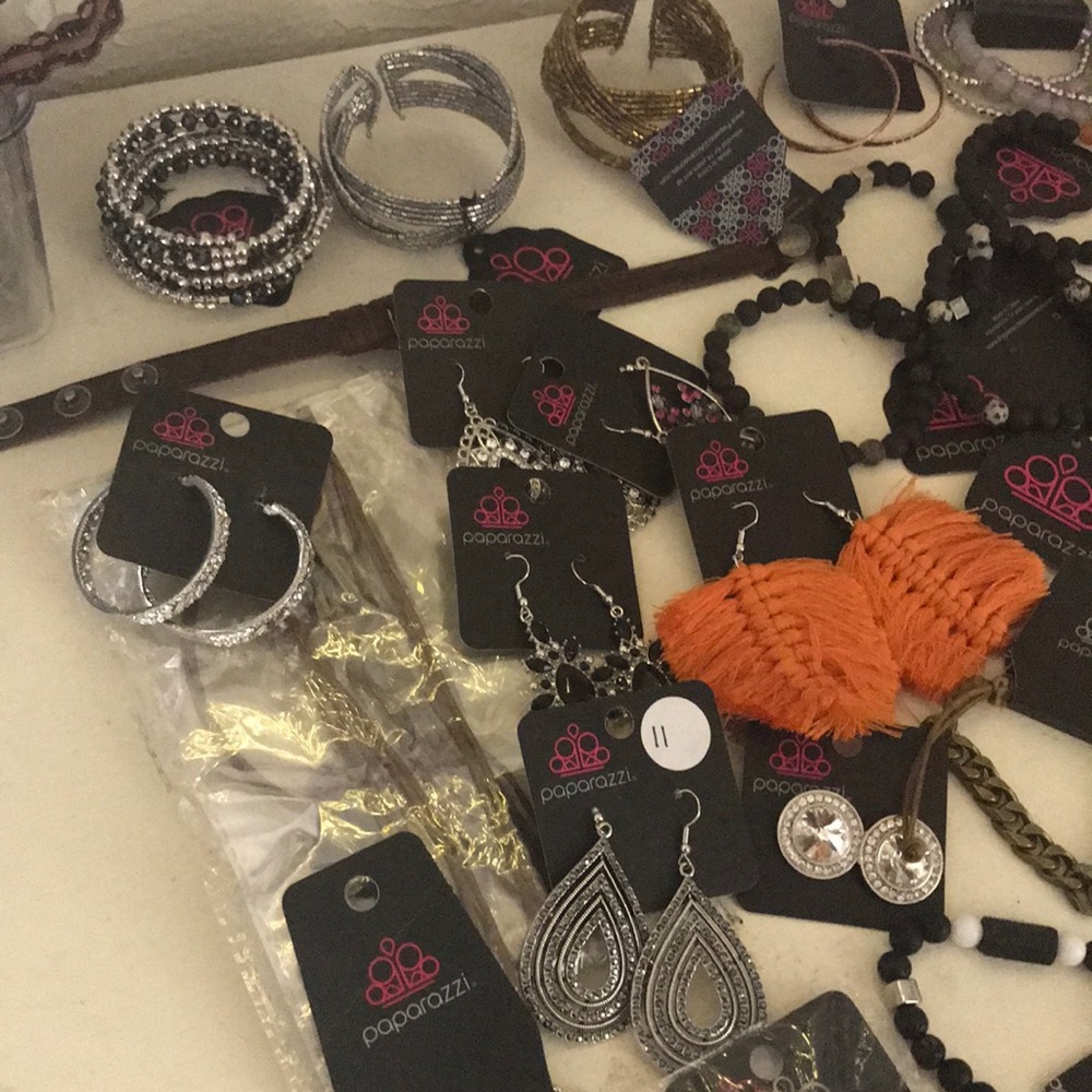 Paparazzi lot over 33 PCs